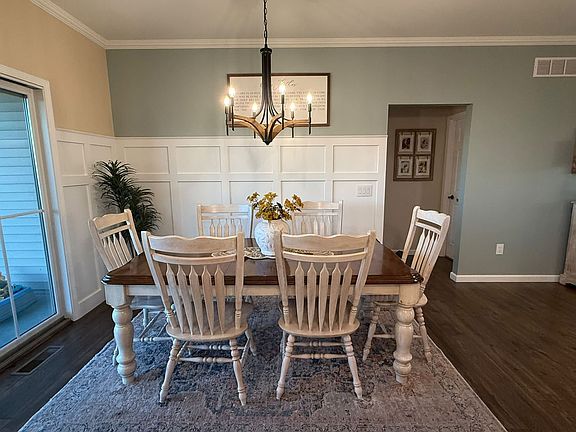 5th image of 208 E Goldenrod Ave