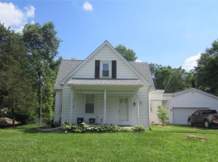 9604 Holy Cross Rd, Fairview Heights, IL 62208