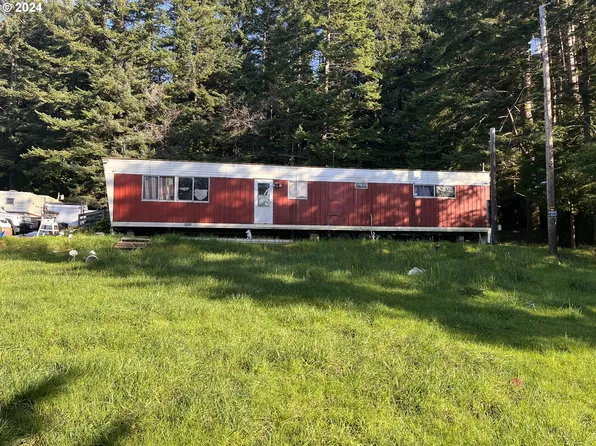 2856 Port Orford Loop Rd, Port Orford, OR 97465