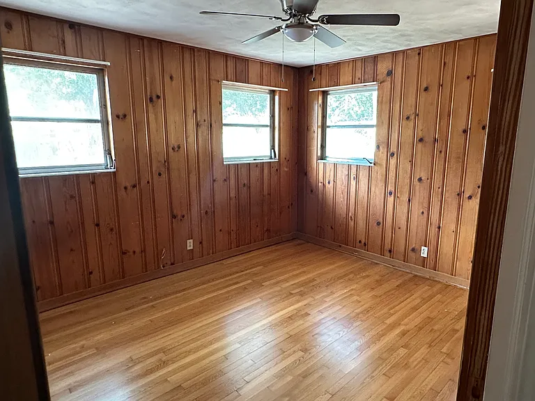 1166 Australia Ave — Photo 9