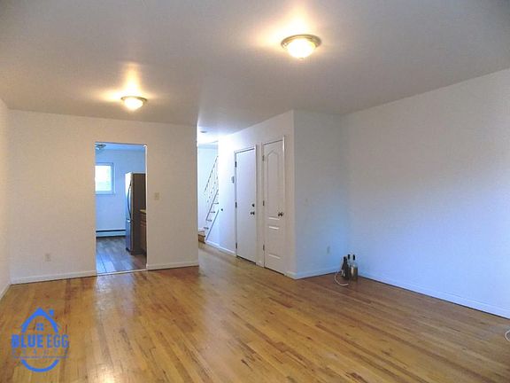 4th image of 24209 Jamaica Ave #2
