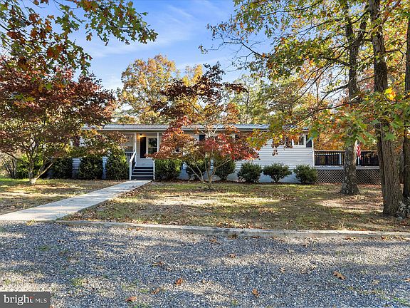 4th image of 419 Rocky Ln