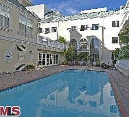 2nd image of 930 N Doheny Dr APT 107