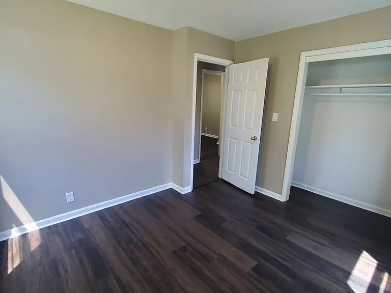 4605-4607 W. Villard Ave. (Duplex) — Photo 10