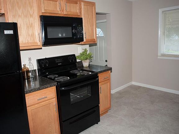 3rd image of 33231 Sheridan St