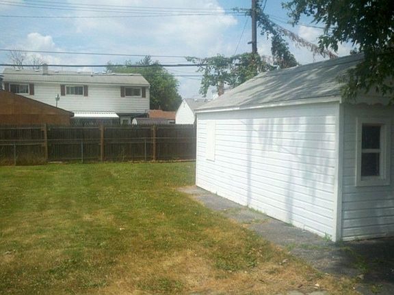 2nd image of 26741 Belanger St