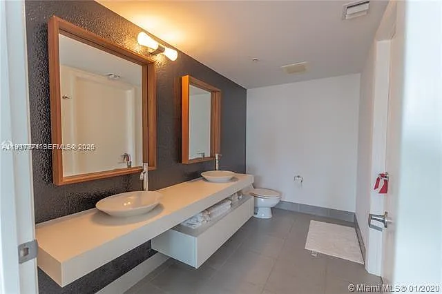 92 SW 3rd St #1802 — Photo 15