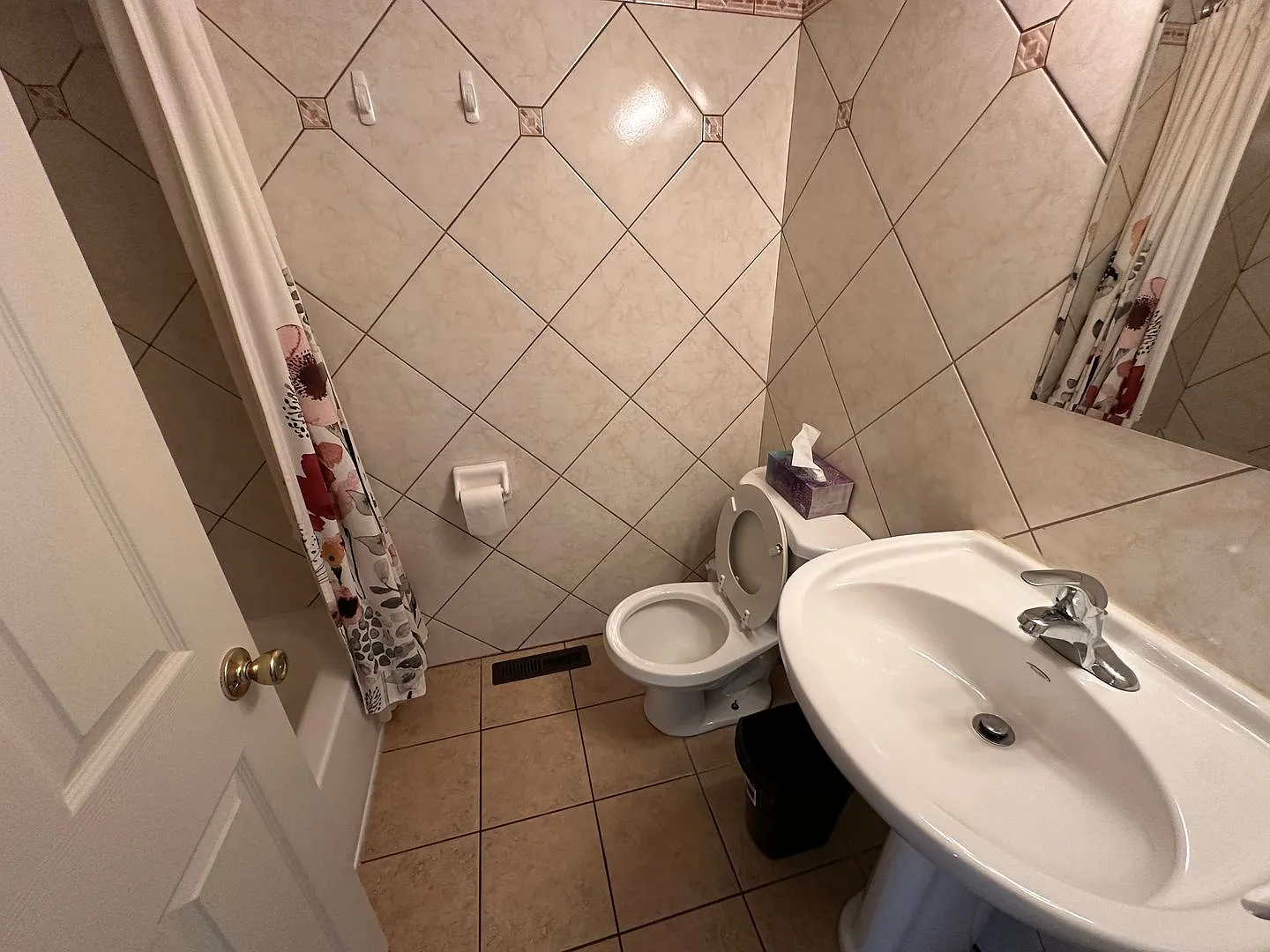 115 James St — Photo 4