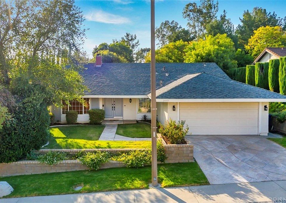 1st image of 24153 Avenida Crescenta
