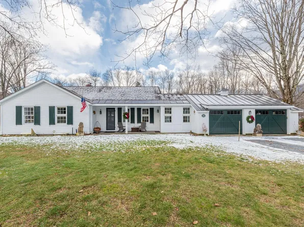 82 Playhouse Lane, Dorset, VT 05251