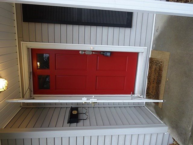 1st image of 333 S 32nd St