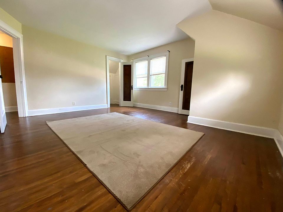 1st image of 1632 Center Ave