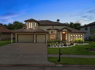 205 Del Monte Dr, Friendswood, TX 77546
