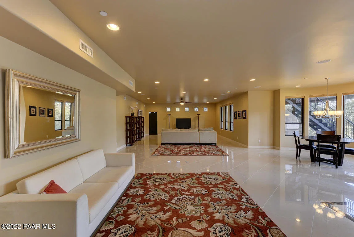 3 bed, 3000 sqft, $3,500 — Photo 3
