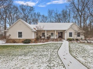 62250 Silver Lake Rd, South Lyon, MI 48178