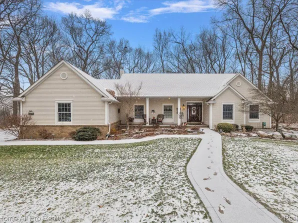 62250 Silver Lake Rd, South Lyon, MI 48178