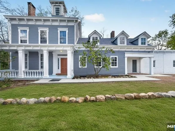 142 Island Rd, Mahwah, NJ 07430