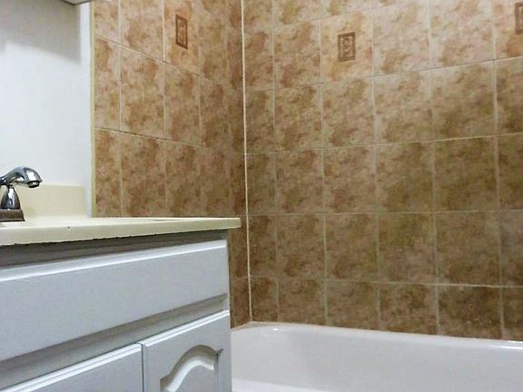 3rd image of 218 Macdougal St #4L