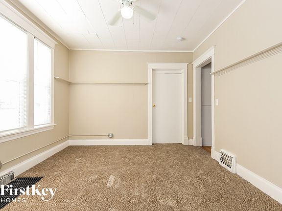 5th image of 114 W Donovan Ave