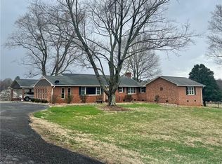 238 Hennis Hill Dr, Mount Airy, NC 27030