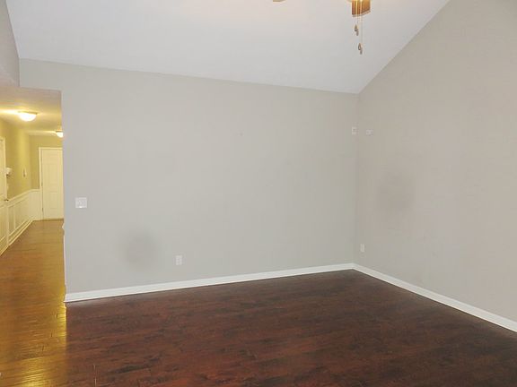 4th image of 2458 Newbury Ave