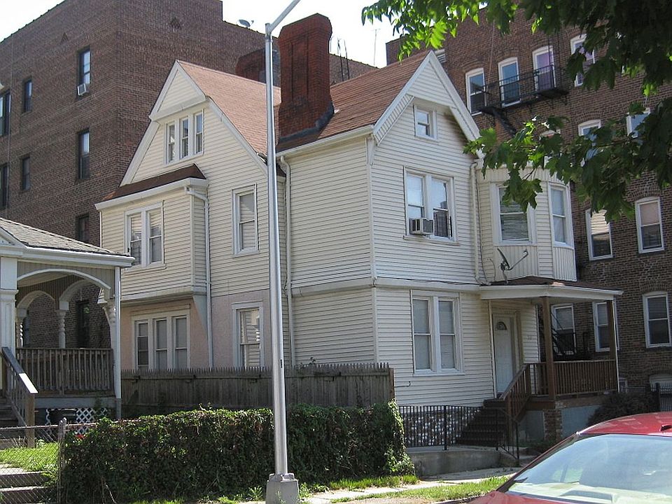 1st image of 10 Halsted Pl