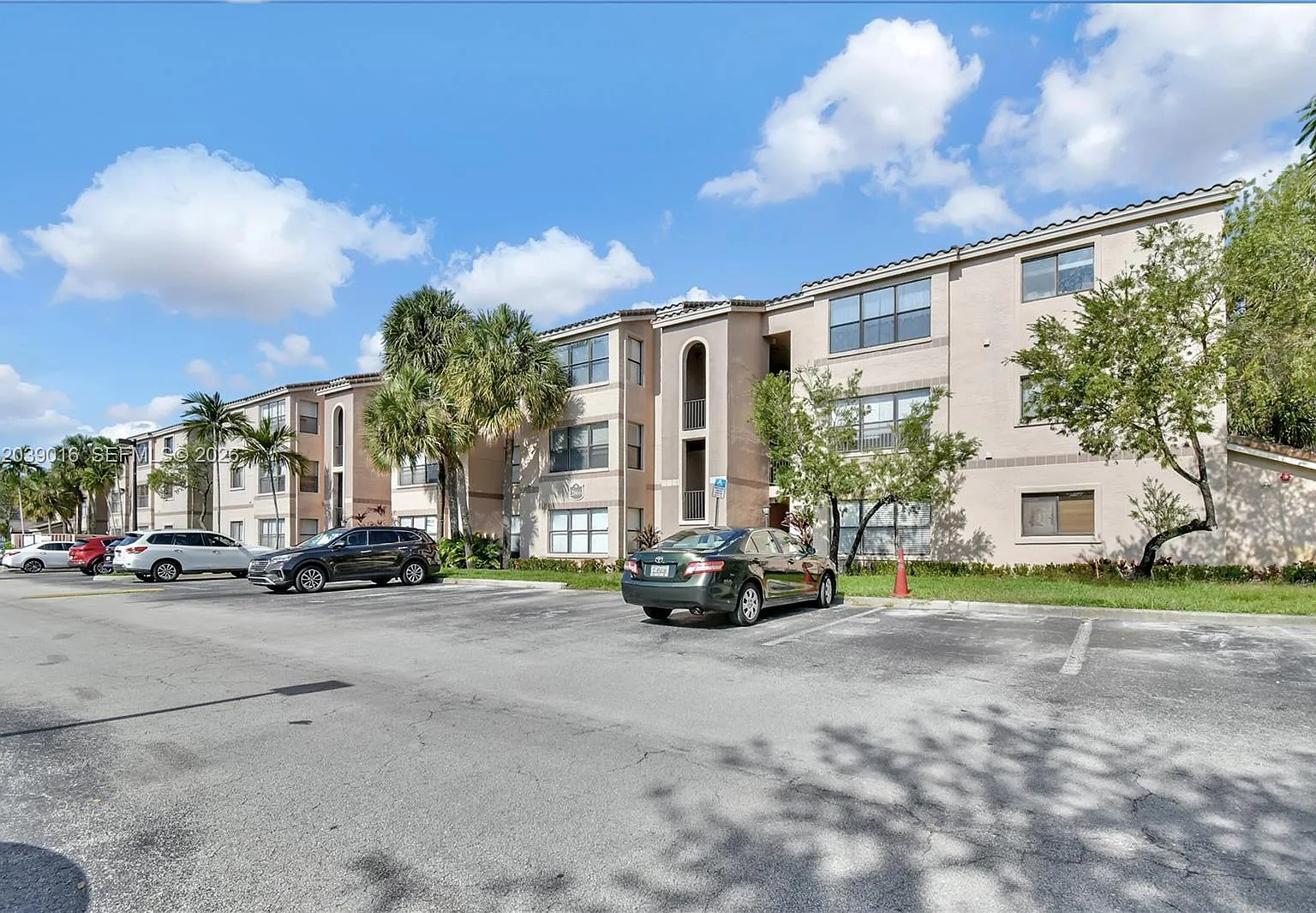 Sundance At Davie Condo — Photo 2