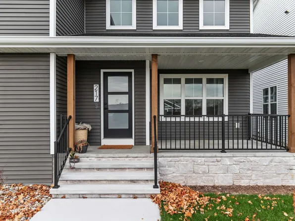 217 Red Cedar Pkwy, Kimberly, WI 54136