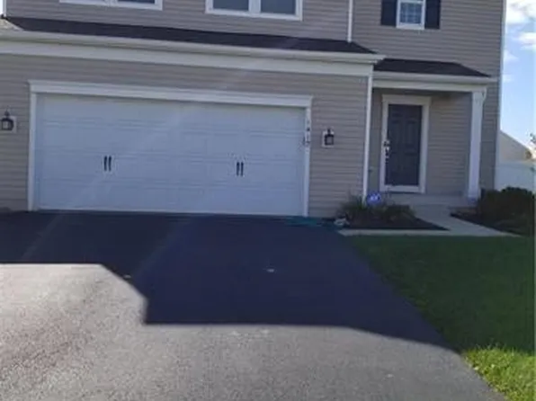 1410 Buck Hill Ln, Breinigsville, PA 18031