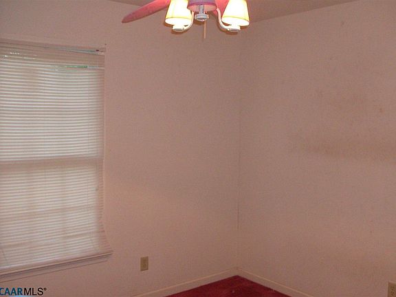 5th image of 65 Eleanor Dr