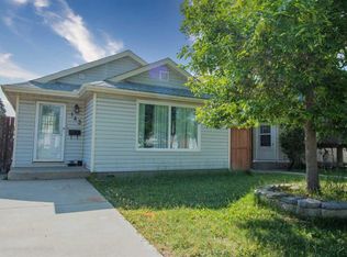 143 W Castlegrove Rd NE, Calgary, AB T3J1S7