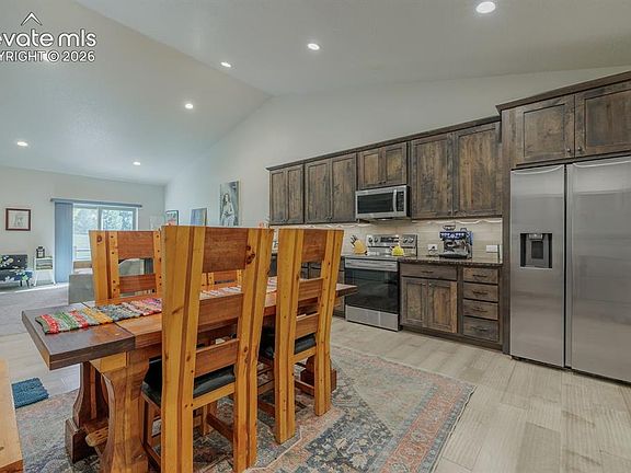 5th image of 522 Brecken Ct #B