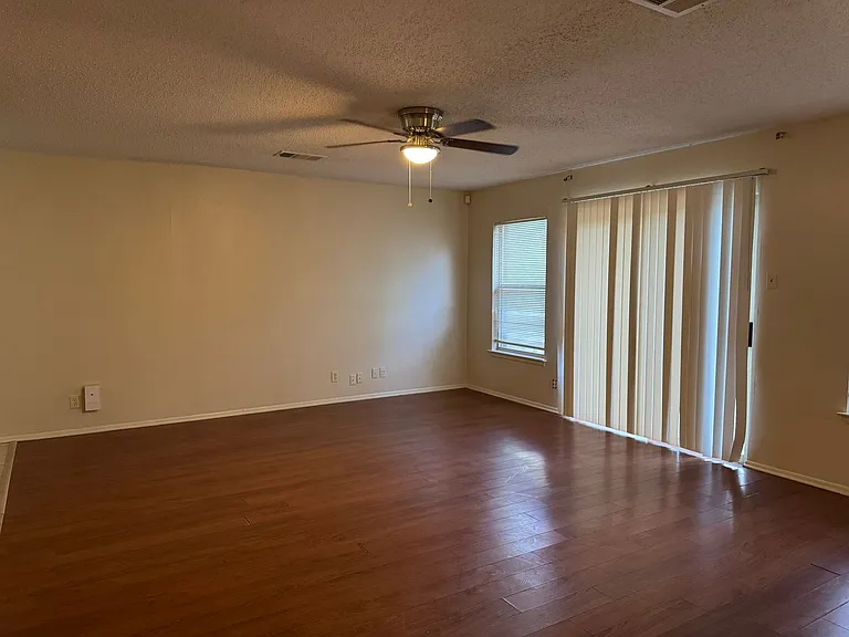 8251 Sunshine Trail Dr — Photo 5