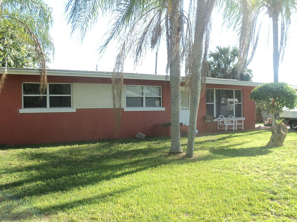 1st image of 1327 Golf Dr