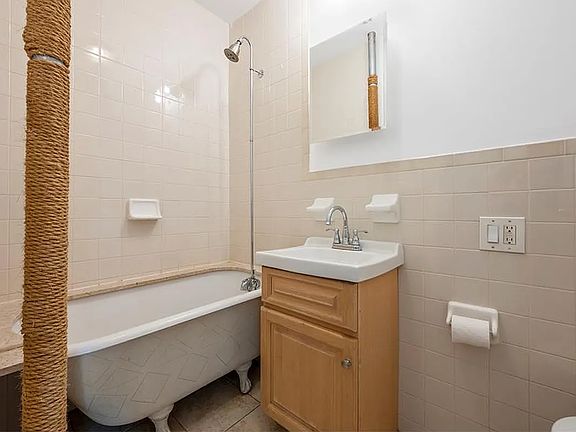 5th image of 192 13th St #1