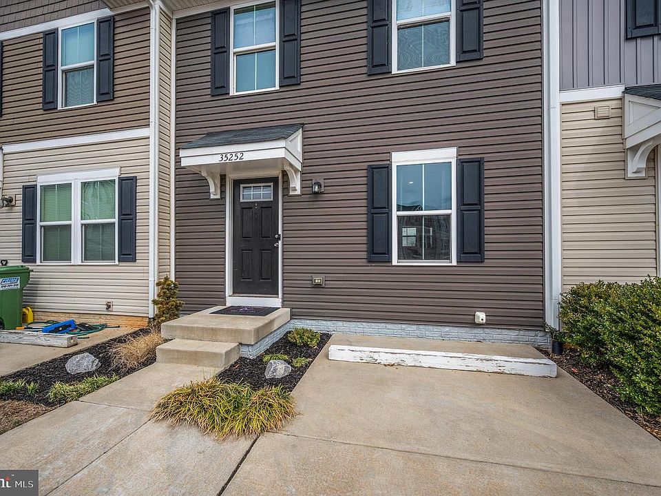 35252 Sara Ct, Locust Grove, VA 22508 | Zillow