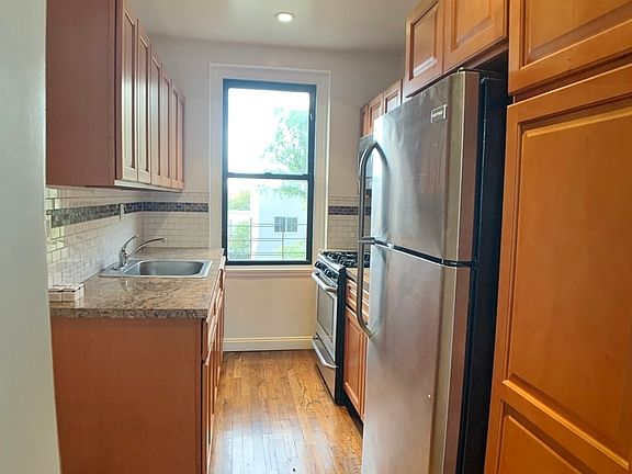 3rd image of 21-67 33rd St APT 4H
