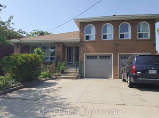 40 Saint Andrews Blvd, Toronto, ON M9R1W1