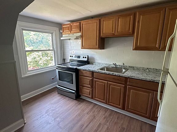 5th image of 24 Owen Ave Floor 3