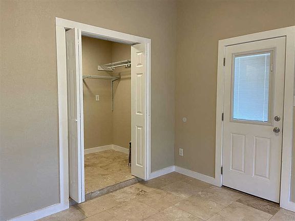 5th image of 5607 Fairview Dr