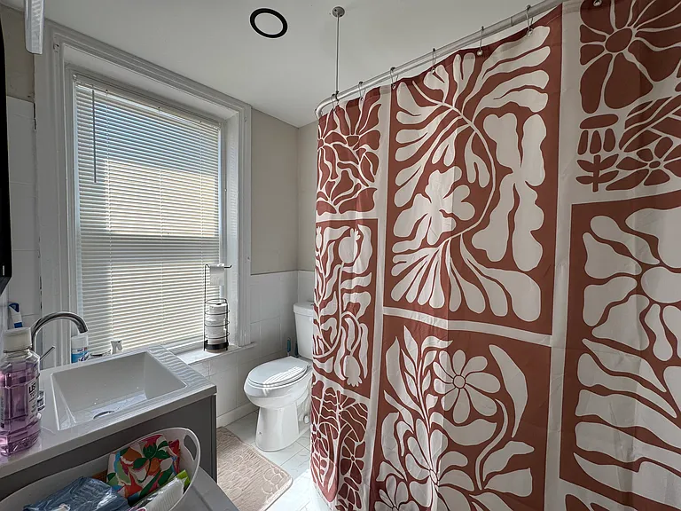 103 Maplewood Ave #4 — Photo 8