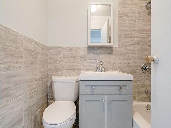 5th image of 257 Essex St #1
