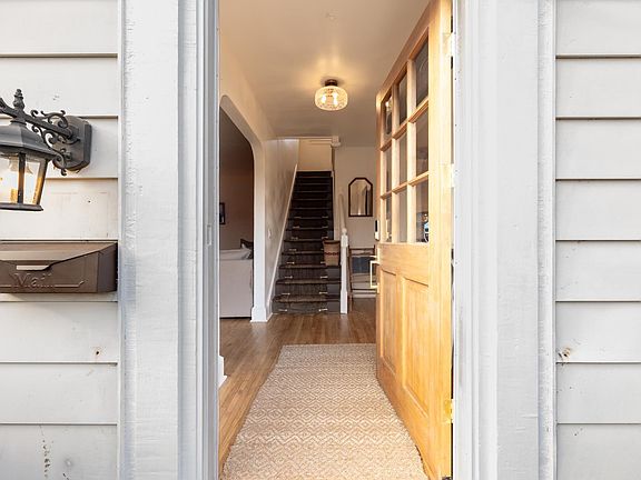 3rd image of 134 Belleview Ave