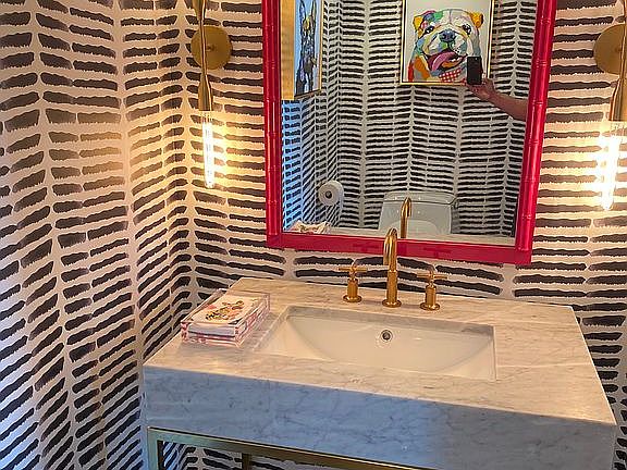Powder room