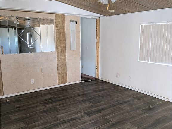 3rd image of 2197 Lakeside Drive