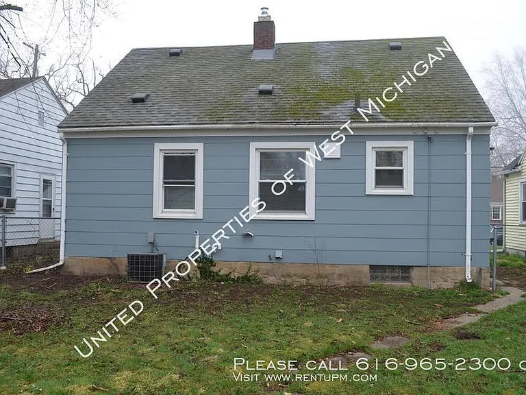 1125 Hoyt St SE — Photo 26