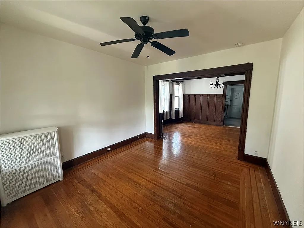 4 bed, 1.5 bath, 2000 sqft, $1,950 — Photo 2