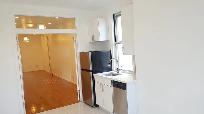 Rented by Nest Seekers International | media 25