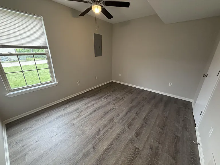 5305 Currituck Ln — Photo 8