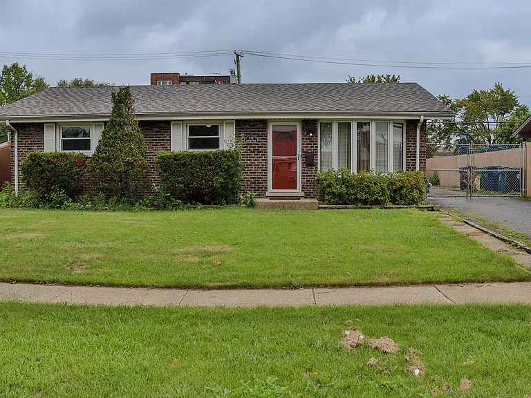 7119 Stanford Dr — Photo 4